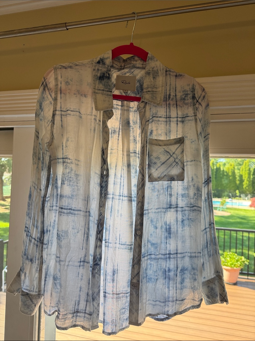 Rails Blue and White Washed Plaid Button-Up Shirt Small